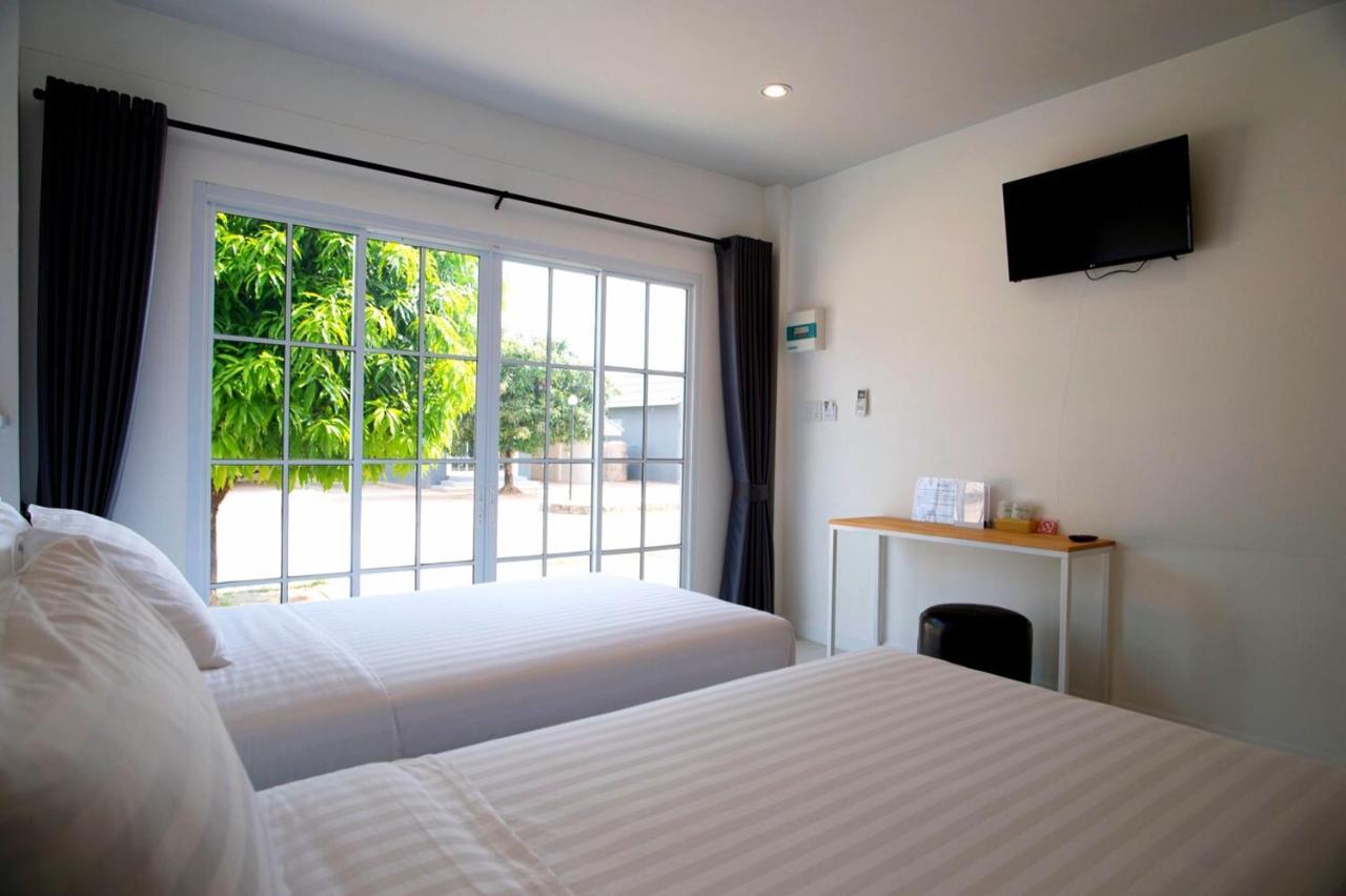 Bhive Hotel Nakhon Phanom Exterior photo